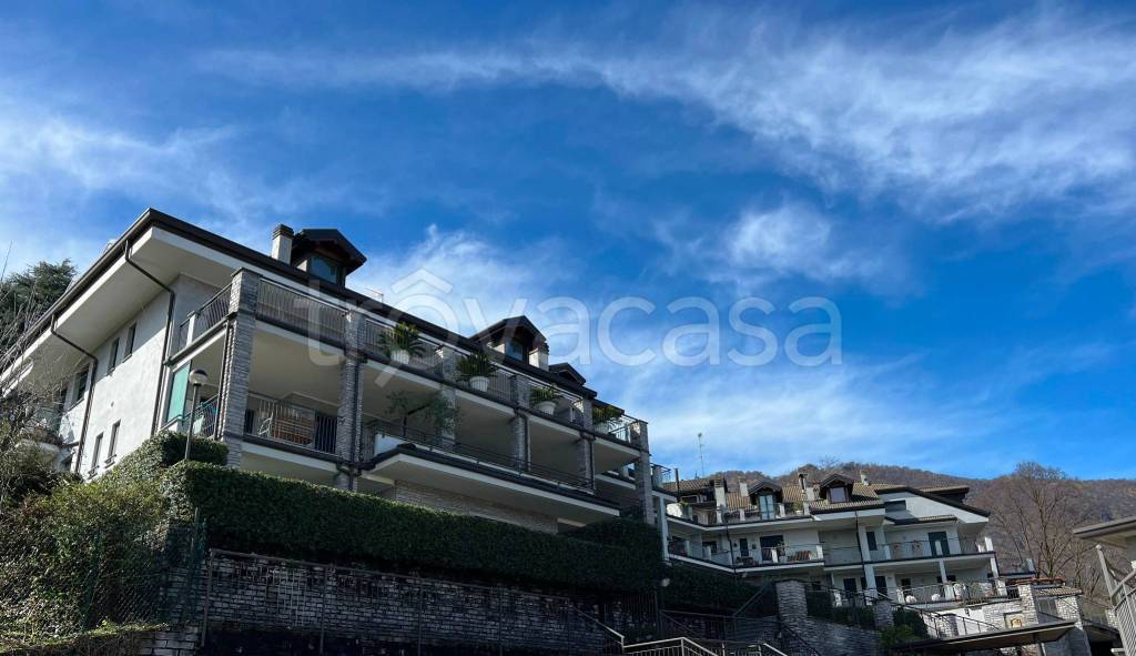 Appartamento in vendita a Baveno via Guglielmo Marconi, 46