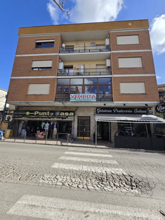 Appartamento in vendita a Riano via Rianese