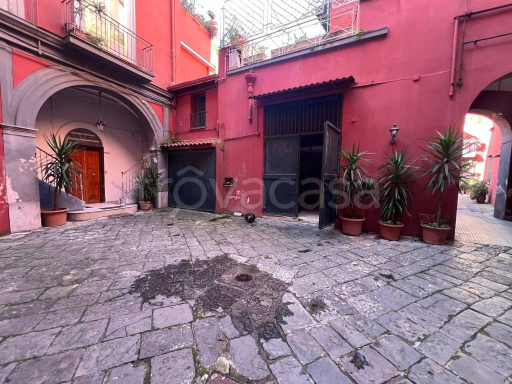 Garage in vendita a Napoli via Arco Mirelli, 33