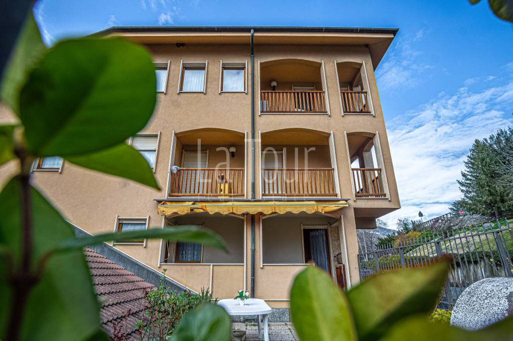 Appartamento in vendita ad Aosta frazione porossan-roppoz, 15