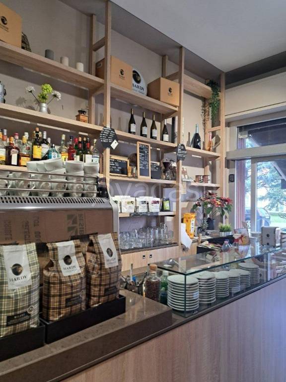 Bar in vendita a San Donato Milanese via Cesare Battisti, 9