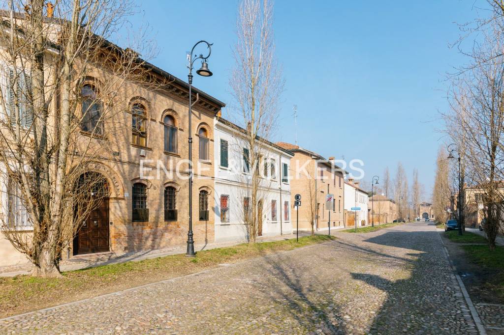 Casa Indipendente in vendita a Ferrara corso Ercole I d'Este, 83