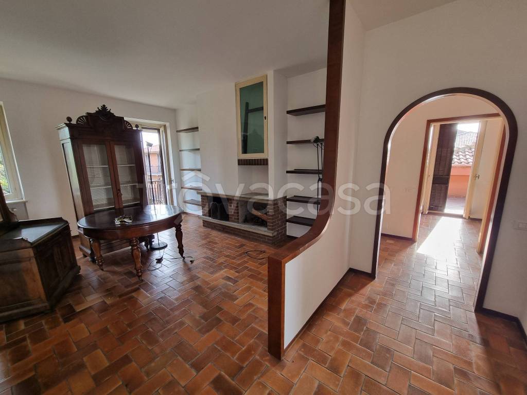 Appartamento in vendita a Pavia via Giunoforte Solari, 11