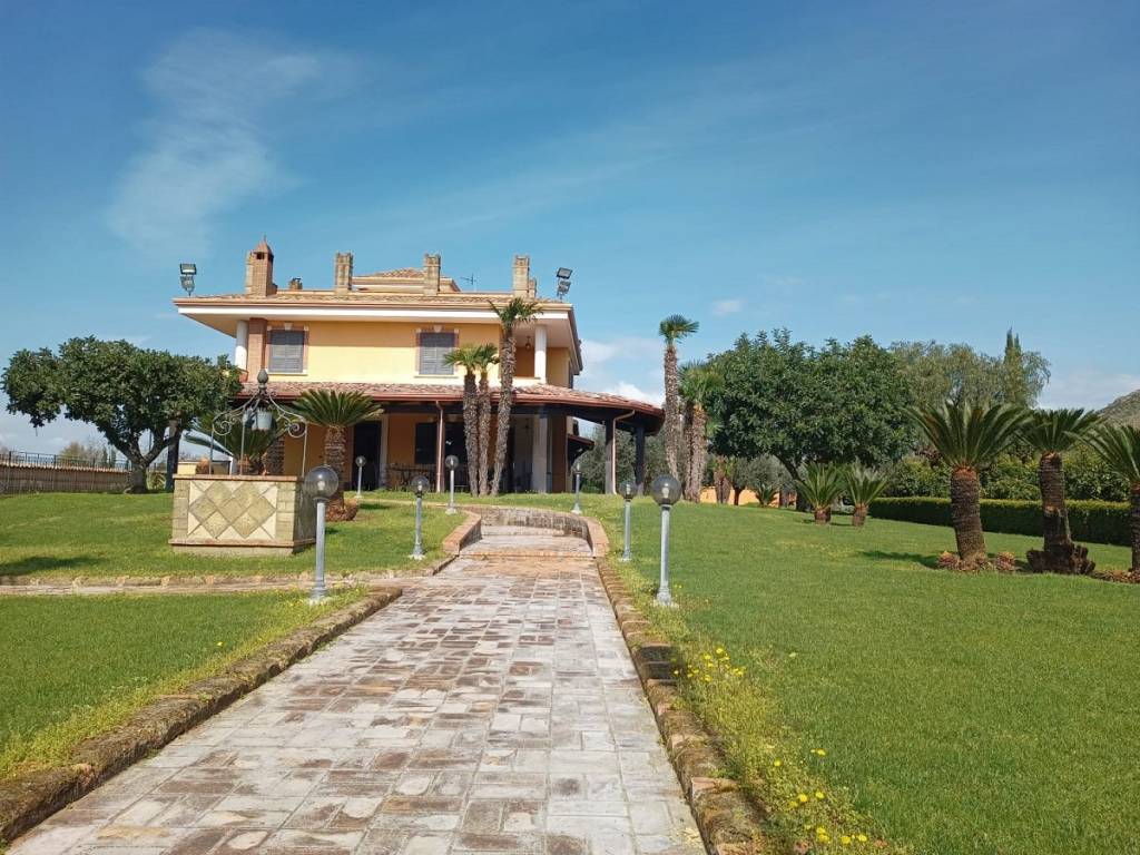 Villa a Schiera in vendita a Capua via Badessa