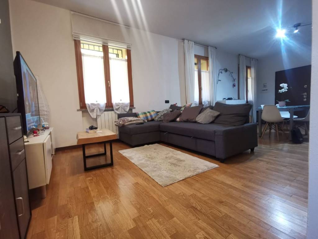 Appartamento in vendita a Pessano con Bornago via Pasubio, 6