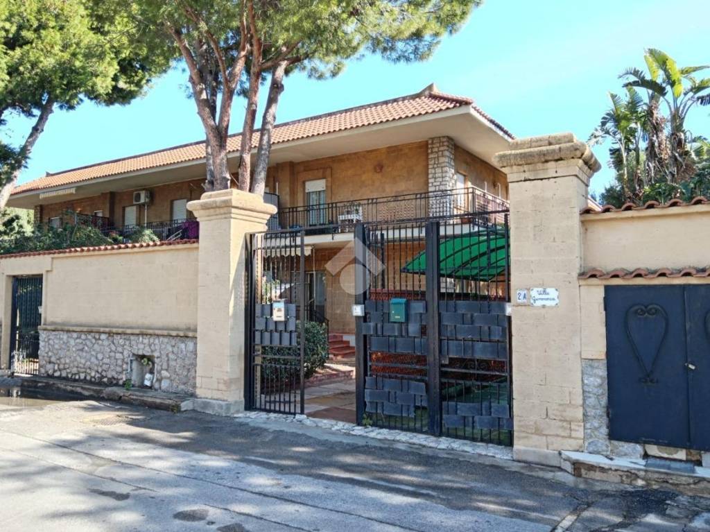 Villa Bifamiliare in affitto a Palermo via g. Lanza di Scalea, 2492