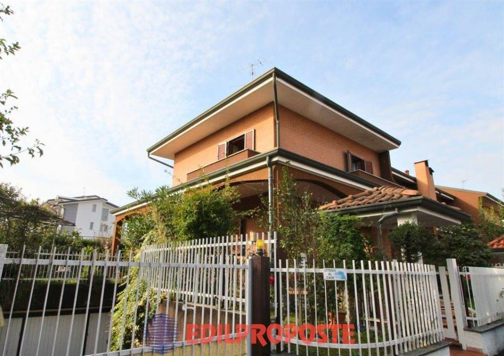 Villa a Schiera in vendita a Limbiate via trieste, 92a