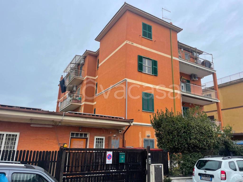 Appartamento in vendita a Roma via Donato Bartolomeo, 24