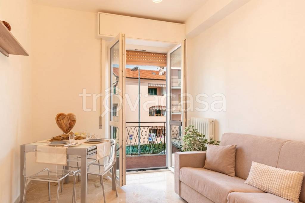 Appartamento in vendita a Loano via Dante Alighieri