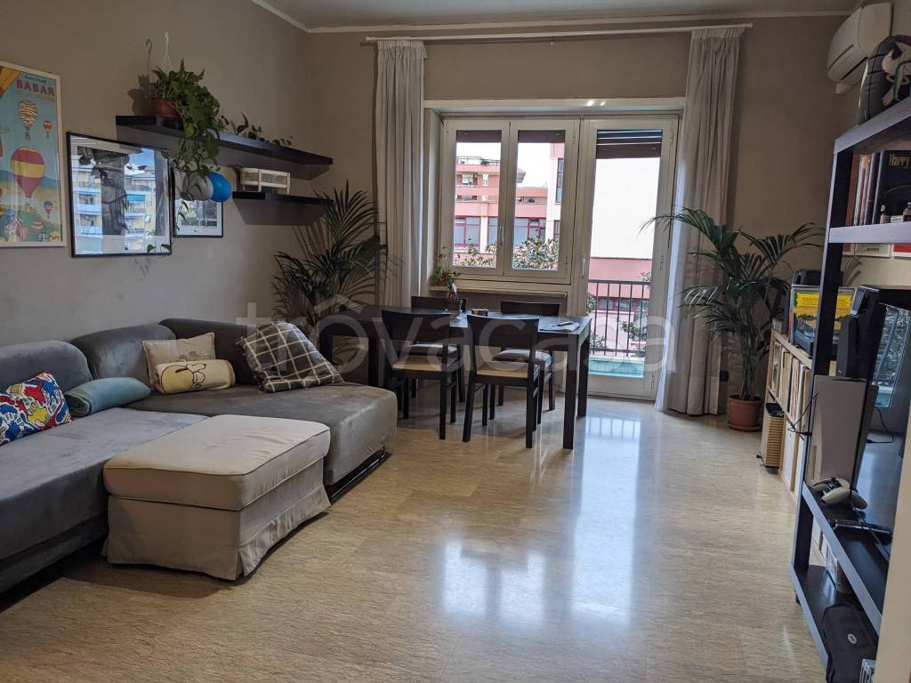 Appartamento in affitto a Roma via Luchino dal Verme