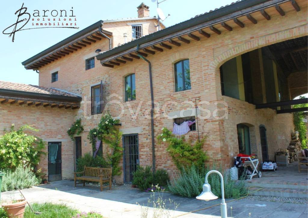 Villa in vendita a Fidenza frazione Cogolonchio
