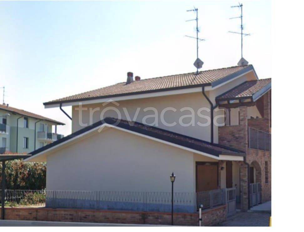 Villa a Schiera in in vendita da privato a Oleggio via Santo Stefano, 1