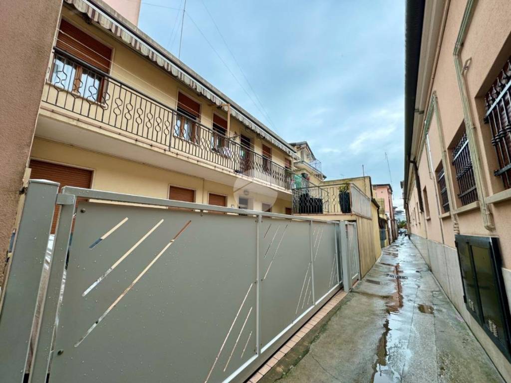 Casa Indipendente in vendita a Chioggia vicolo Begonia, 5