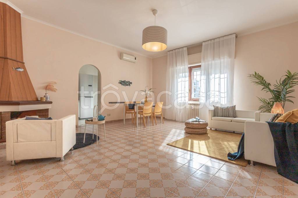 Appartamento in vendita a Roma via Costanzo Casana