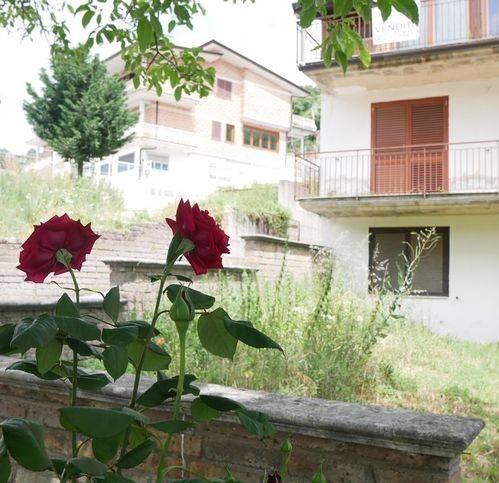 Villa a Schiera in vendita a Monteforte Irpino via Nazionale 198