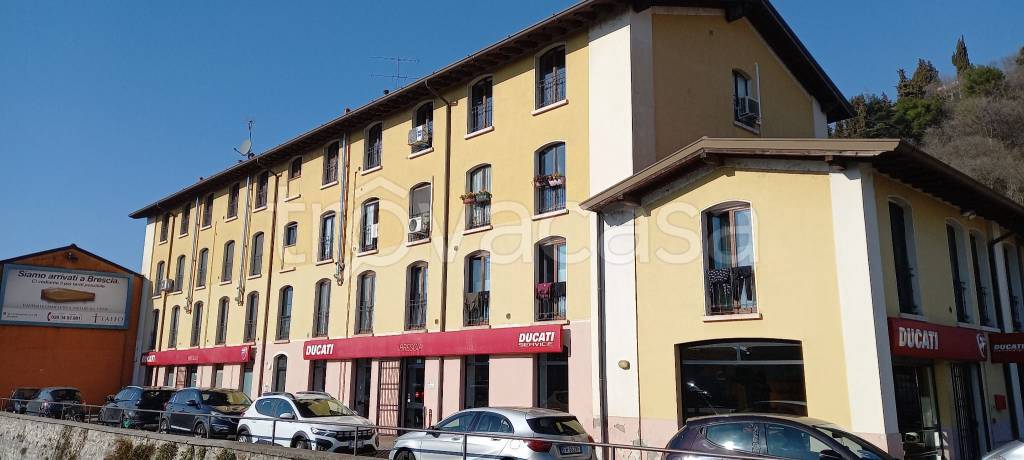 Intero Stabile in vendita a Brescia