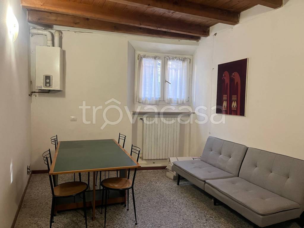 Appartamento in affitto a Ferrara via Borgo Dei Leoni