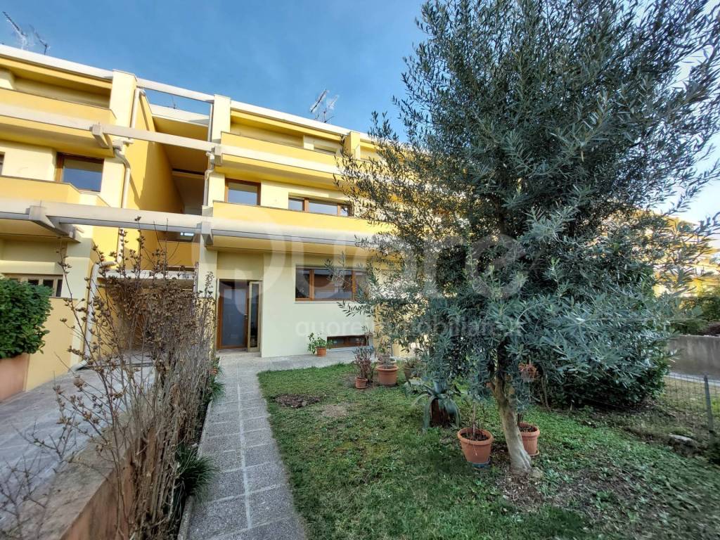 Villa a Schiera in vendita a Pasian di Prato via p. Bonanni, 24/6