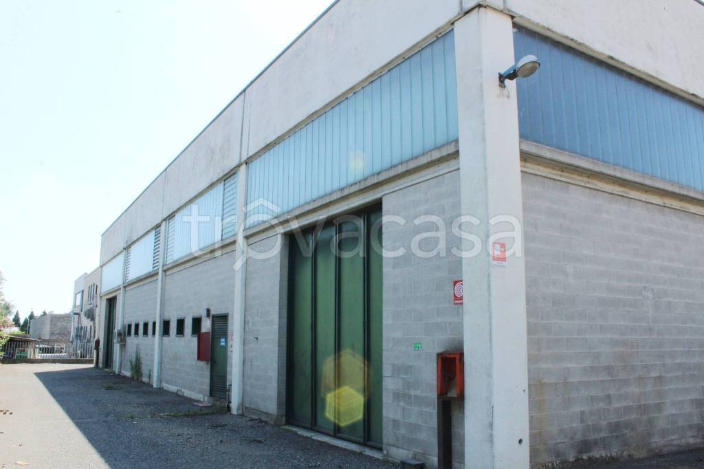Capannone Industriale in vendita a Grumello del Monte via Lega Lombarda