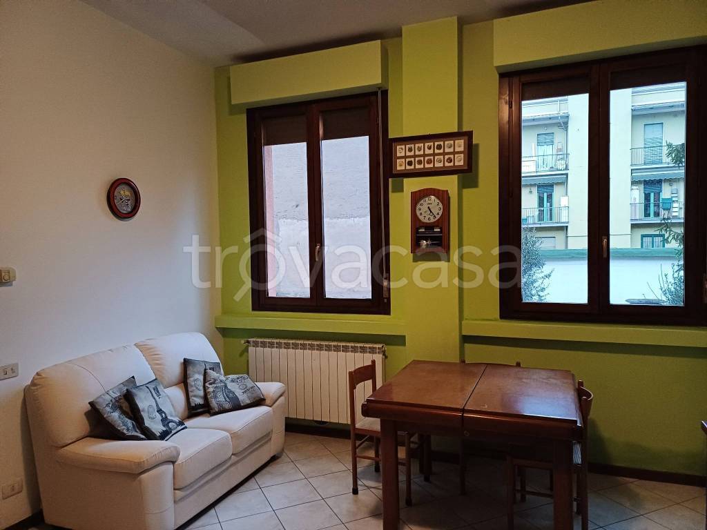 Appartamento in affitto a Milano via Padova, 266