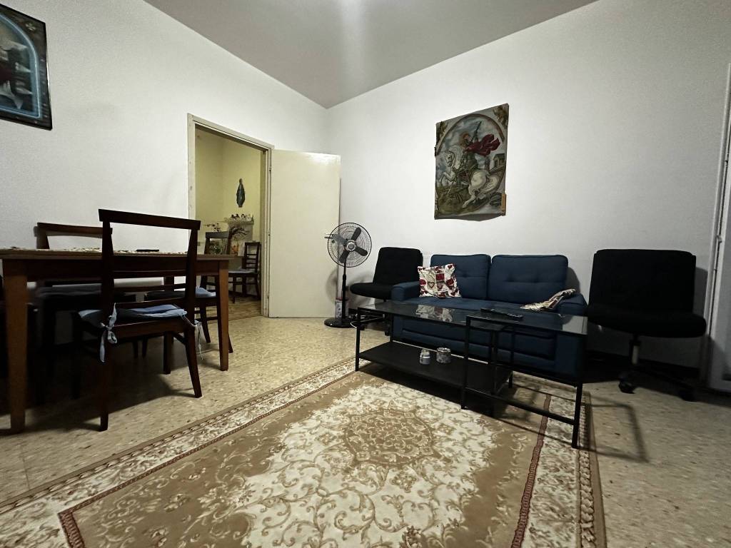 Appartamento in vendita a Locate di Triulzi via Giuseppe Di Vittorio, 21