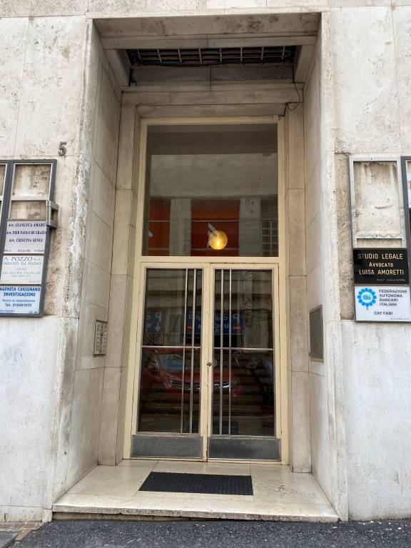 Ufficio in affitto a Genova via Giosuè Carducci, 5