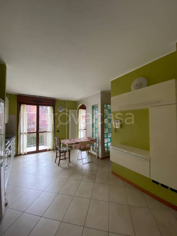 Appartamento in in vendita da privato a Cornate d'Adda via Martiri delle Foibe, 12