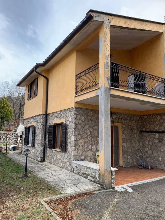 Villa in vendita a Palombara Sabina viale Rieti