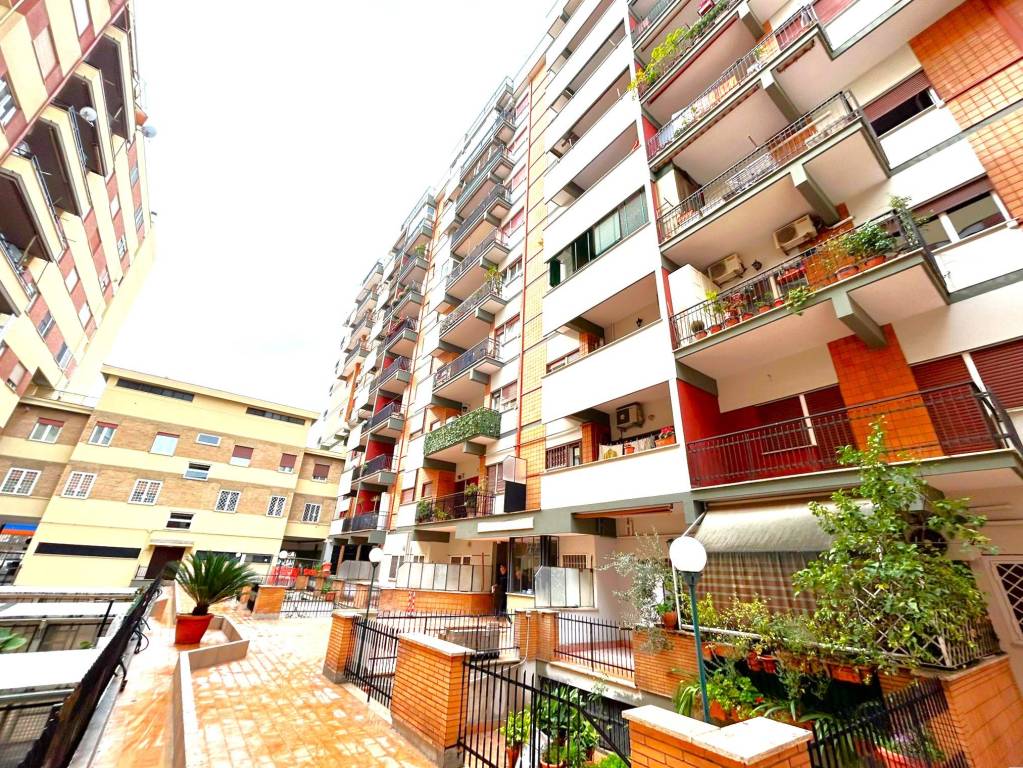 Appartamento in vendita a Roma via Prenestina, 359