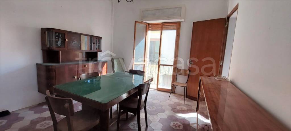 Appartamento in vendita a Iglesias via Sardegna, 39