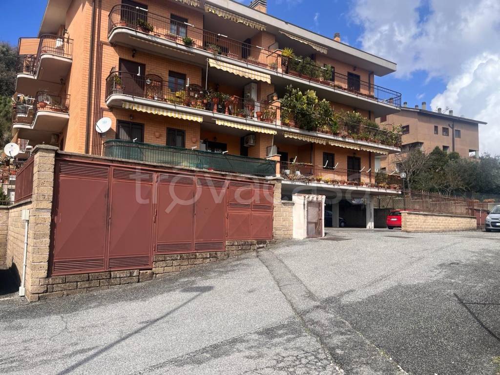 Appartamento in vendita a Castelnuovo di Porto via Montefiore, 43c