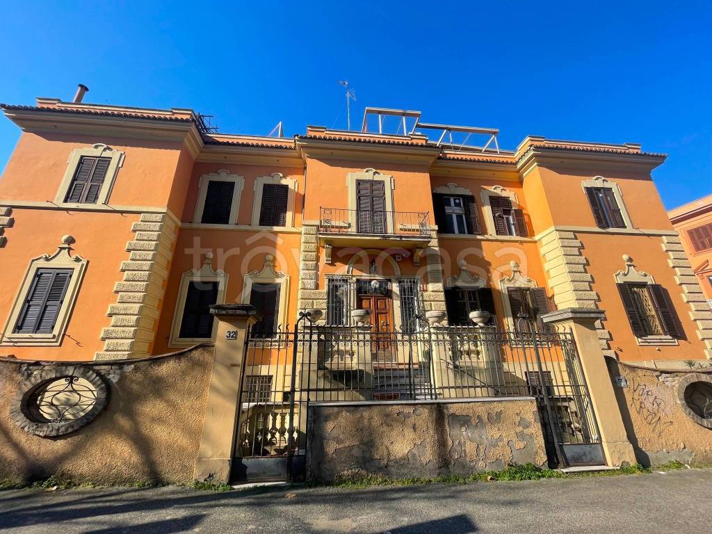 Appartamento in vendita a Roma viale Ventuno Aprile, 38