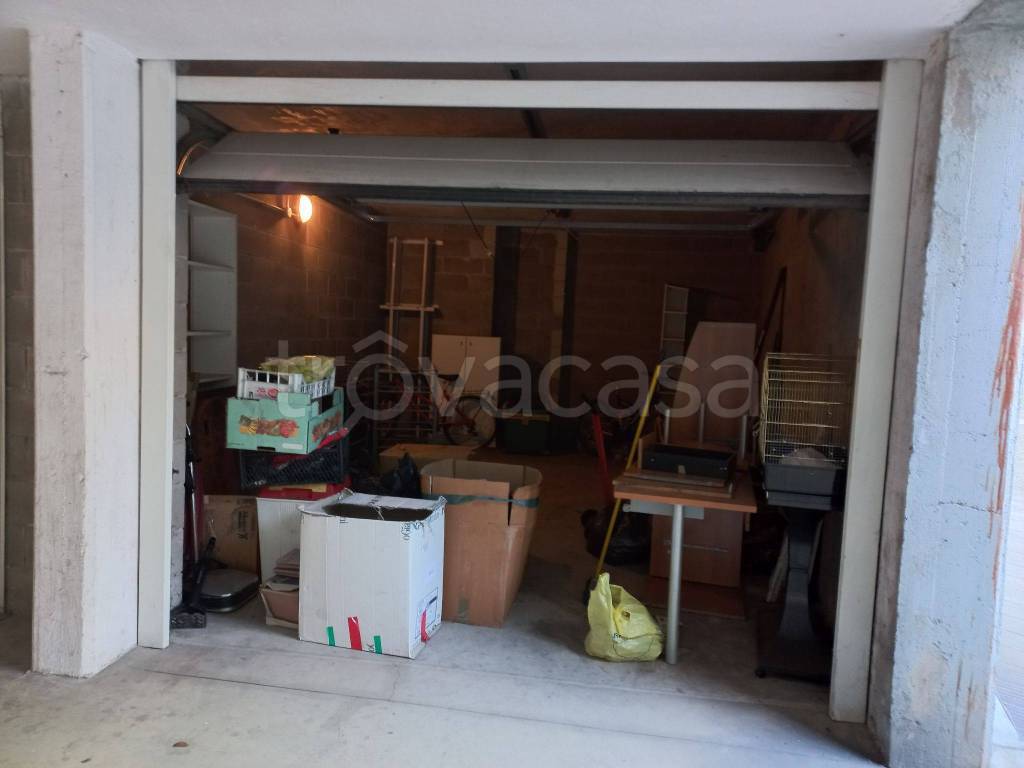 Garage in vendita a Desio via Giacomo Zanella, 88