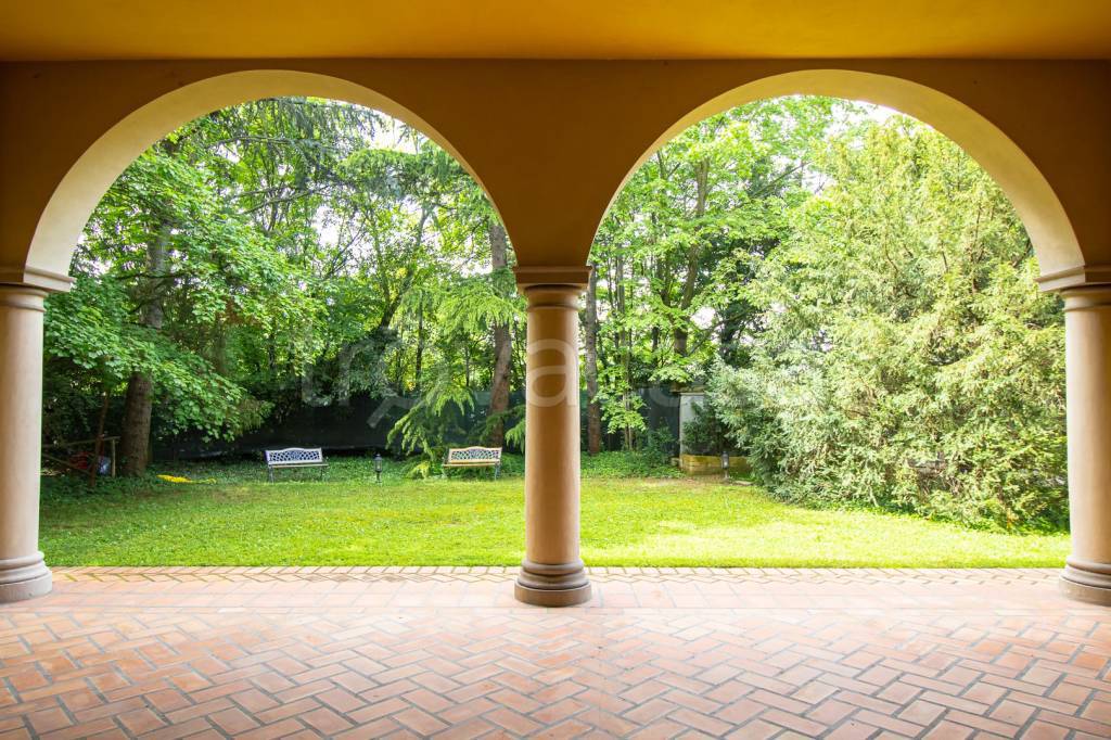 Villa Bifamiliare in vendita a Bologna via San Donato, 204