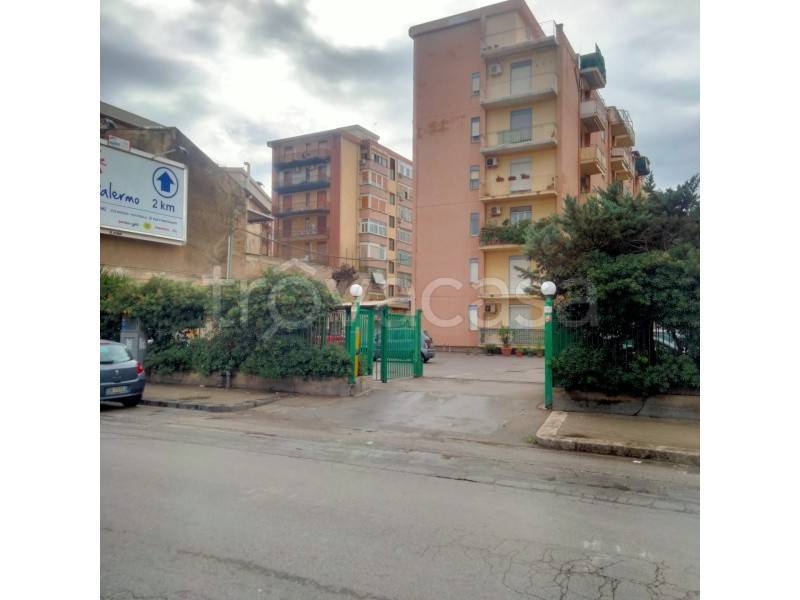 Appartamento in vendita a Palermo via Messina Marine