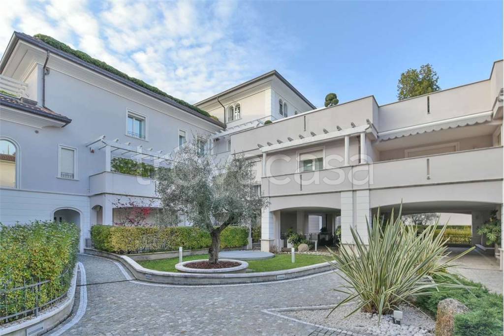 Appartamento in vendita a Seregno via Massimo d'Azeglio, 39