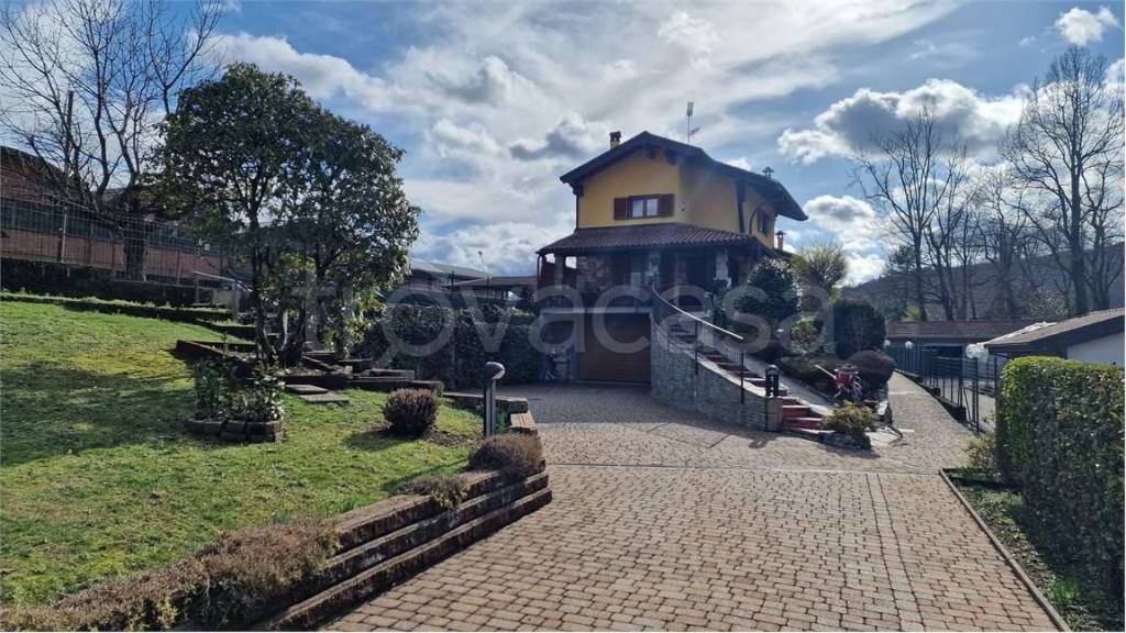 Villa in vendita a San Maurizio d'Opaglio via amendola
