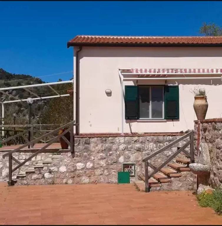 Villa in vendita a Piana degli Albanesi contrada Dingoli