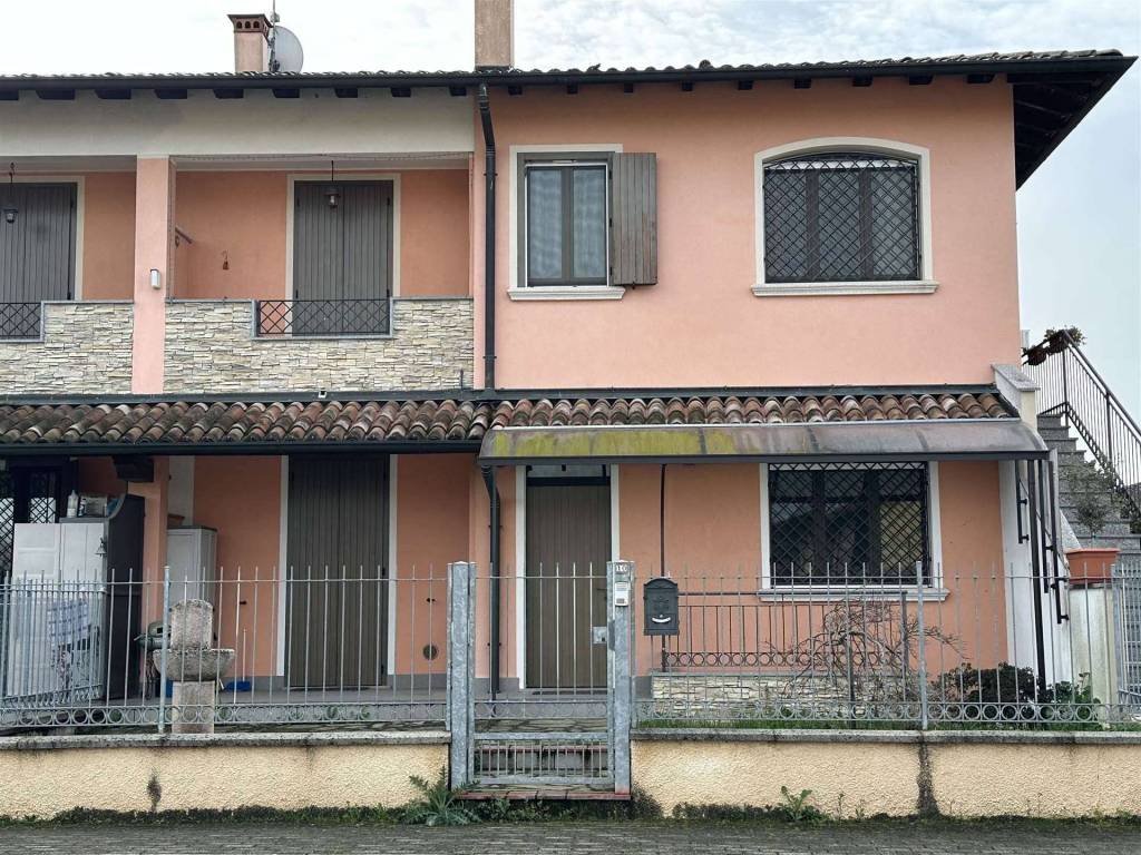 Appartamento in vendita a Inverno e Monteleone via Bruno Villa