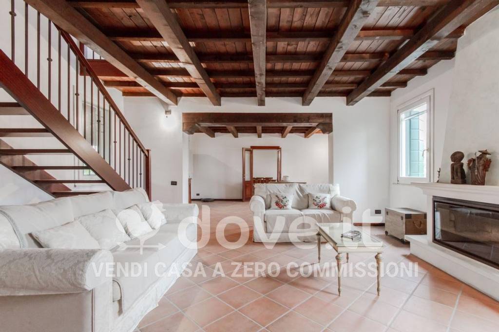 Villa in vendita a Canaro via Fabio Filzi, 233