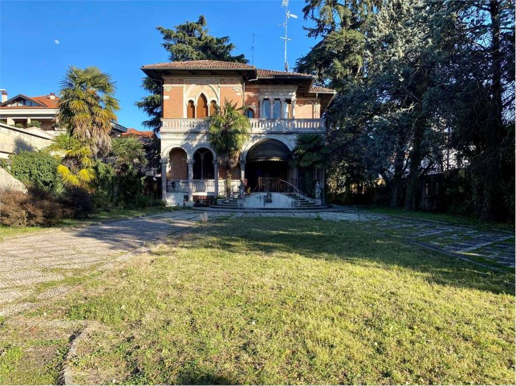 Villa in vendita a Gallarate via Agnelli, 12
