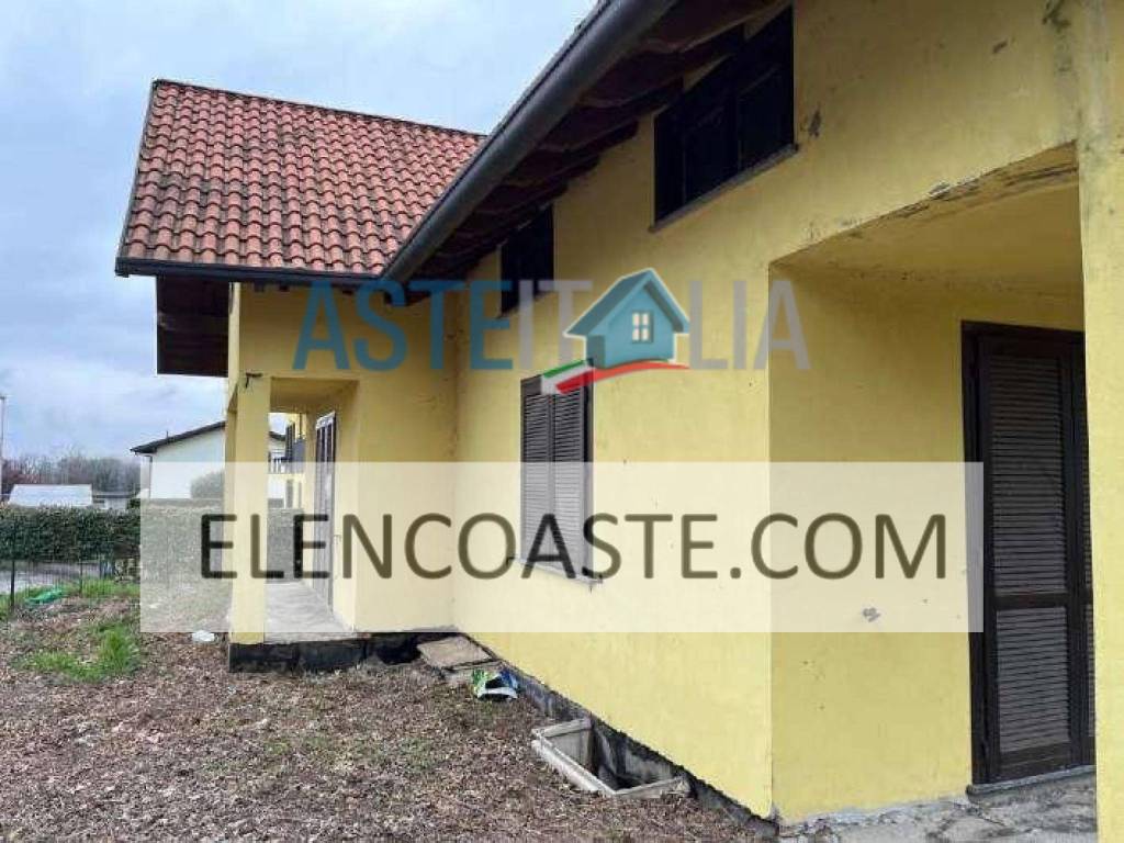 Villa all'asta a Cadrezzate con Osmate via g.Verdi, 42