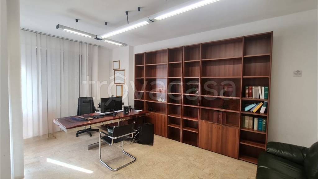 Ufficio in affitto a Lecce via Oberdan, 57