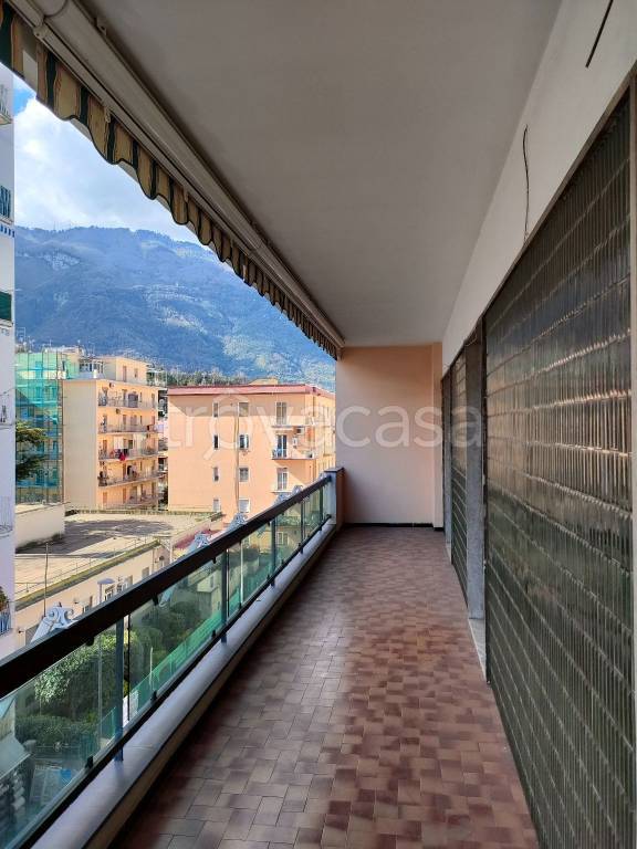 Appartamento in in vendita da privato a Castellammare di Stabia via Giuseppe Cosenza, 125