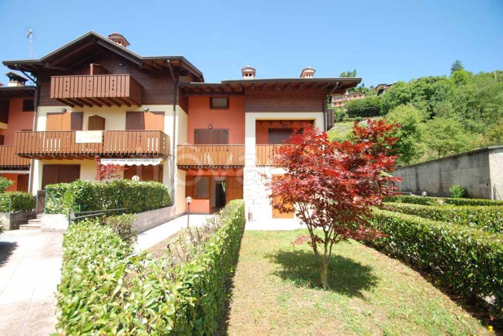 Appartamento in vendita a Costa Serina viale Europa, 44B