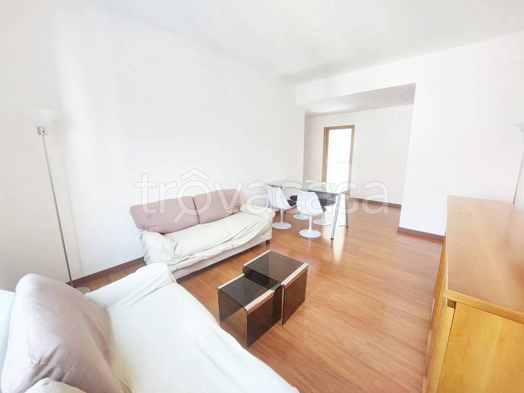 Appartamento in vendita a Milano via Melchiorre Gioia, 32