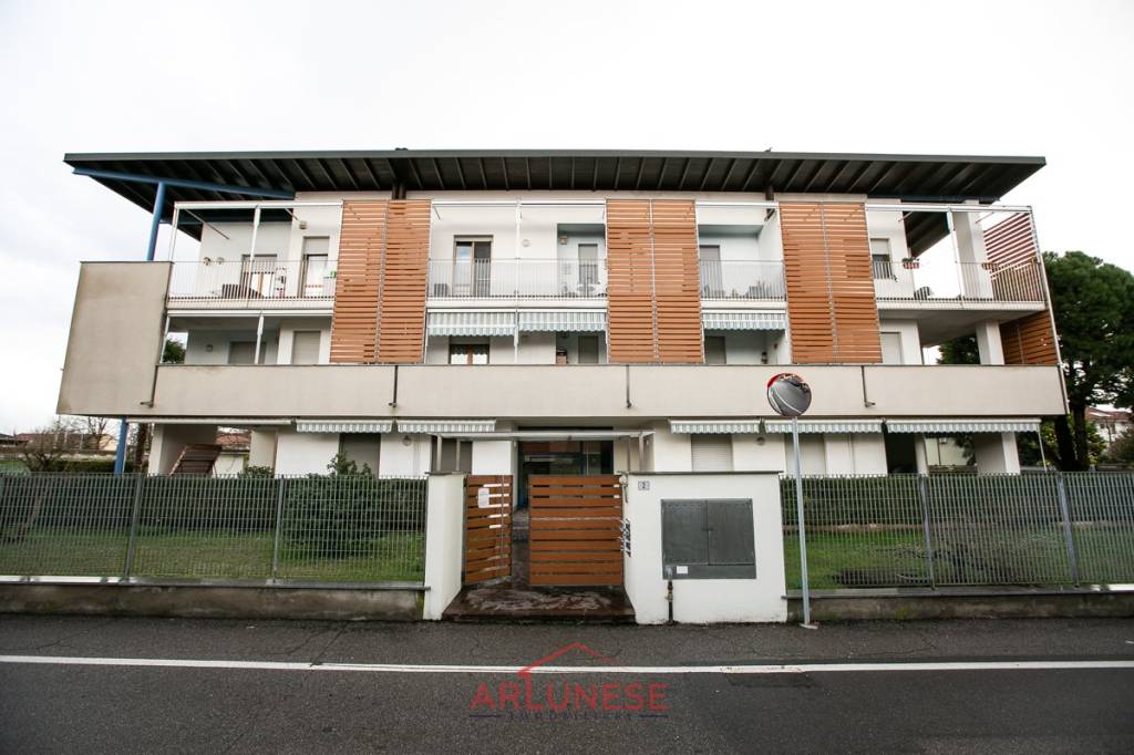 Appartamento in vendita a Casorezzo via Giuseppe Parini, 22