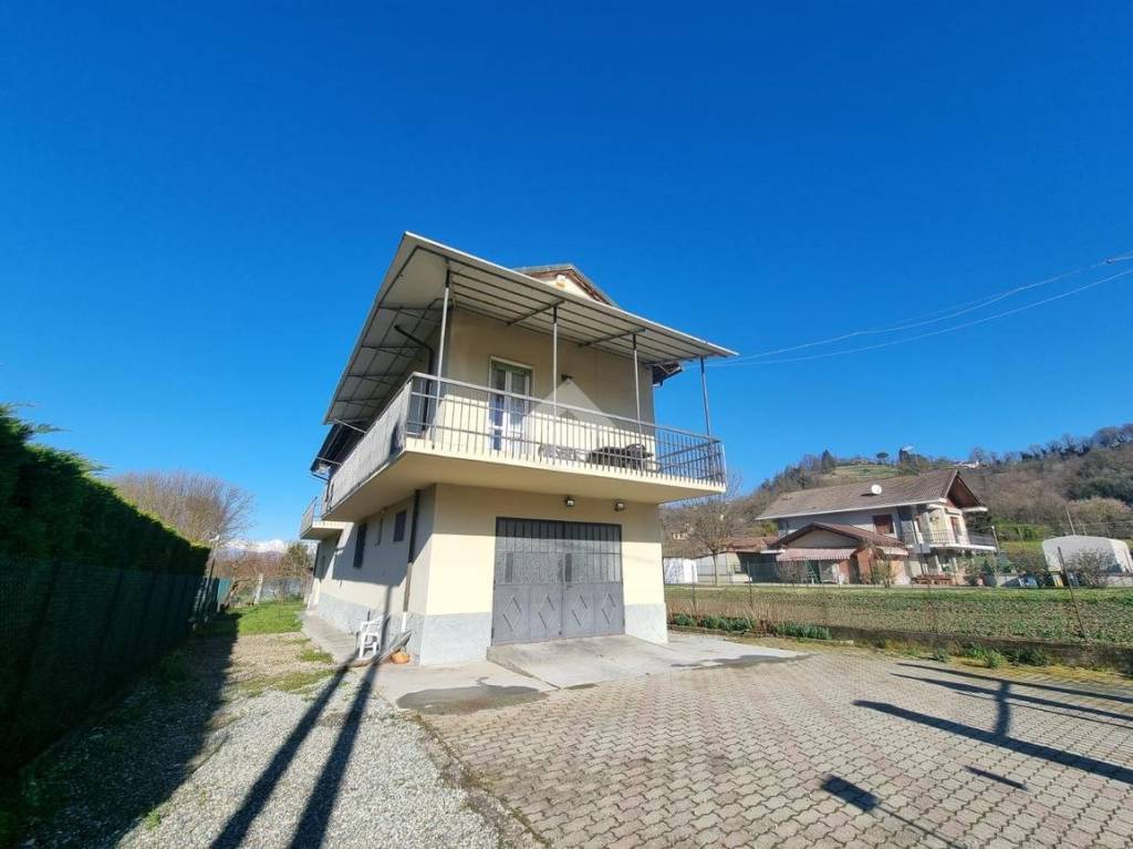 Casa Indipendente in vendita a Gassino Torinese strada del rio, 10