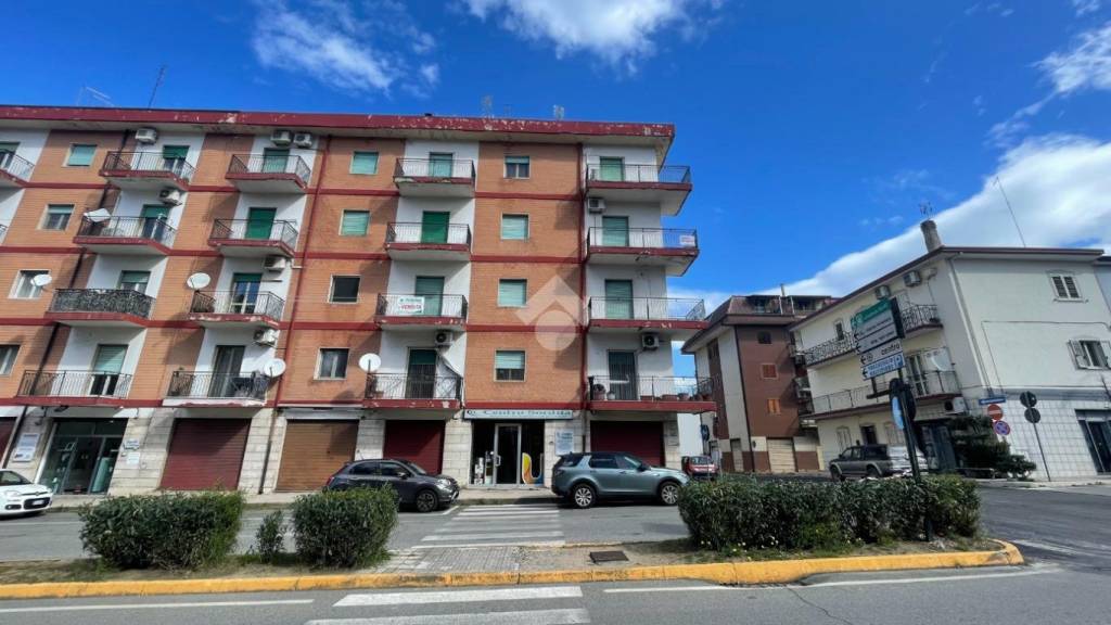 Appartamento in vendita a Corigliano-Rossano via Eugenio Montale, 10