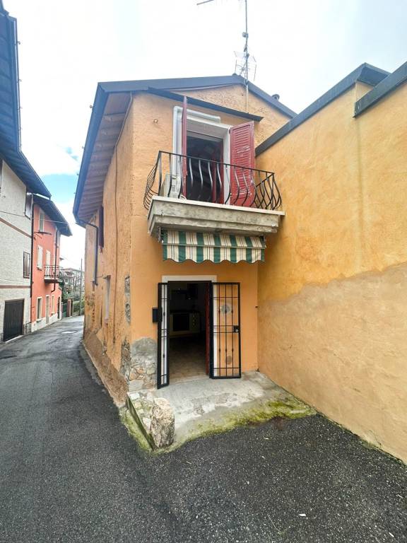 Casa Indipendente in vendita a Brescia via Cesare Guerini